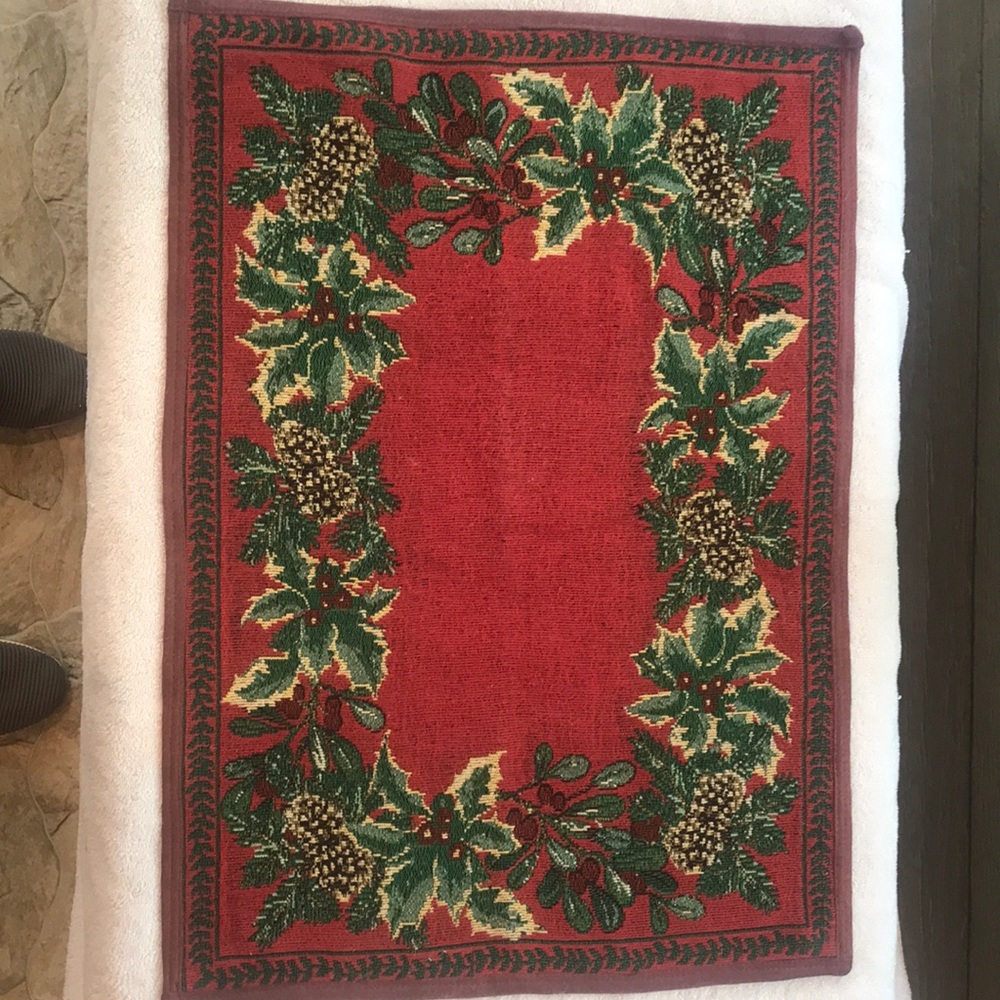 Holly & Acorn Mat